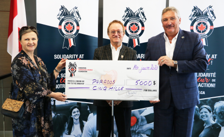 La Fondation Teamsters Canada remet 5000 $ à la maison d’hébergement le Parados