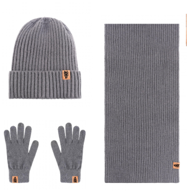 Ensemble tuque, foulard et gants (sans livraison)